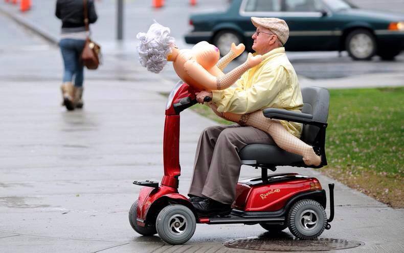 Opa heeft opblaasoma gekocht